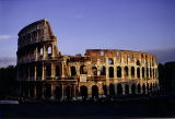 イタリア ローマはかつての文豪ゲーテが「ローマは偉大なる学校である」と表現したように歴史的価値がありハネムーンや新婚旅行にとても人気でおすすめです。